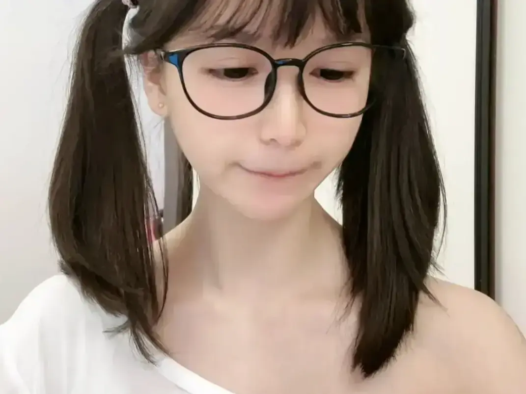 《萌小栖》天才交易员咯咯哒vlog原视频无删减全集免费畅播-完整版极速获取-纯净观影沉浸感拉满-萌小栖高清资源值得二刷细品