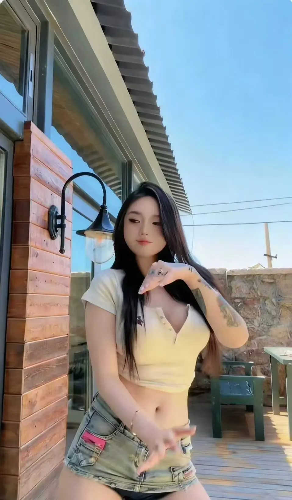《Meena 成美男》高清全集未删减版免费在线观看-资源全面开放获取-便捷网盘备份存储无广告插入-一次看遍Meena 成美男