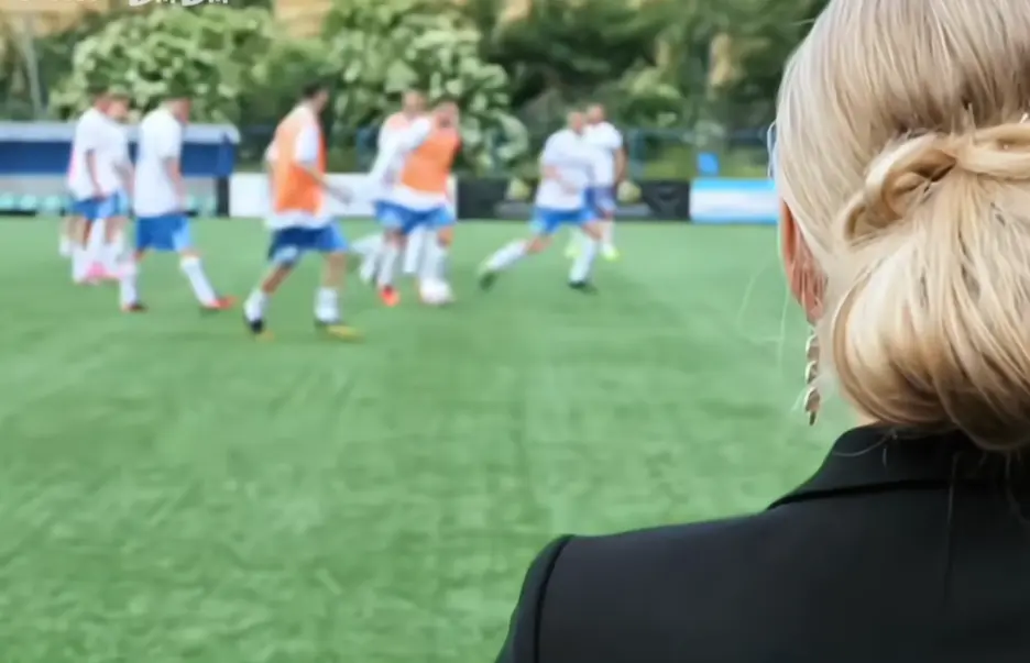 法国电影《Footballers‘Moms》高清完整版在线观看-足球队的女老板们HD无删减免费播放