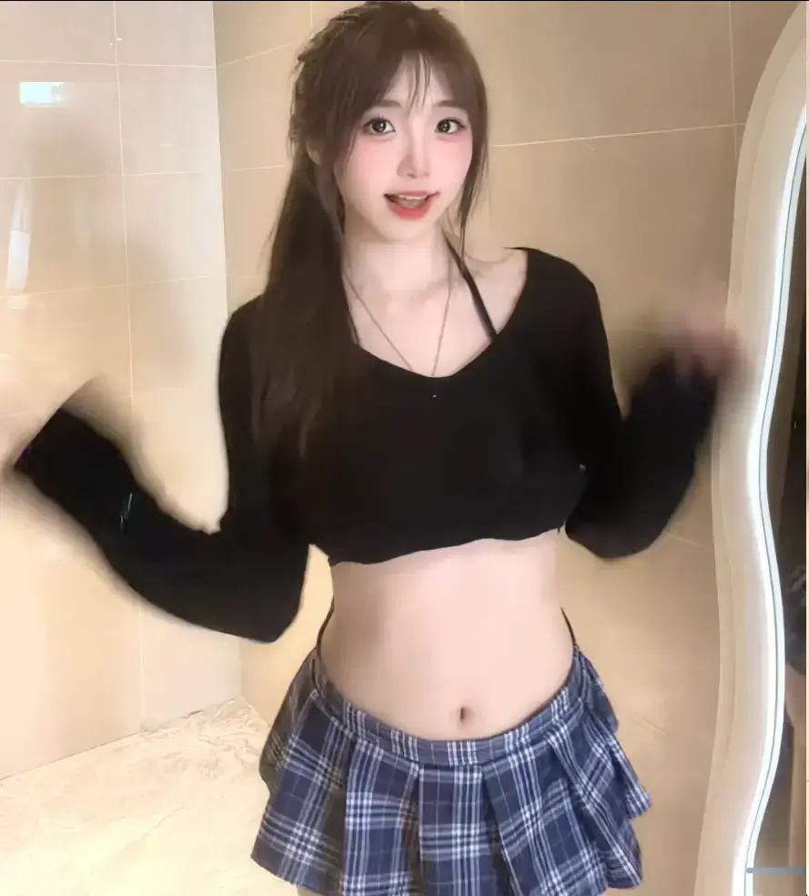 《Sunny77楼道战神》<br />
《Sunny77合集》相关资源图片